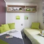 Hotel Camping Le Parc De Paris Villevaude