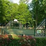 Le Parc De Paris Отель