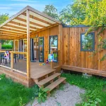 Camping Le Parc De Paris Hotel