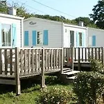Camping Le Parc De Paris Hotel Villevaude
