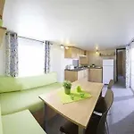 Camping Le Parc De Paris Villevaude