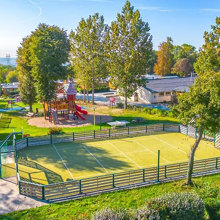 Le Parc De Paris 3* Villevaudé