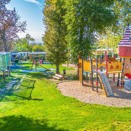 Camping Le Parc De Paris 3*