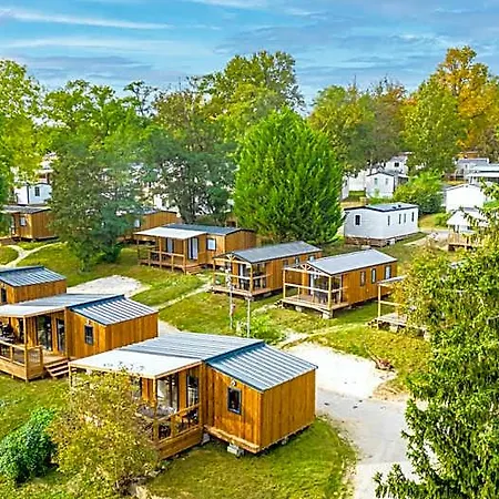 Camping Le Parc De Paris Hotell 3*